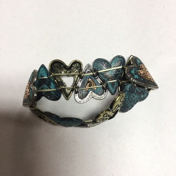 SOLD!!!           NWOT Heart Stretch Bracelet - Picture 3 of 3